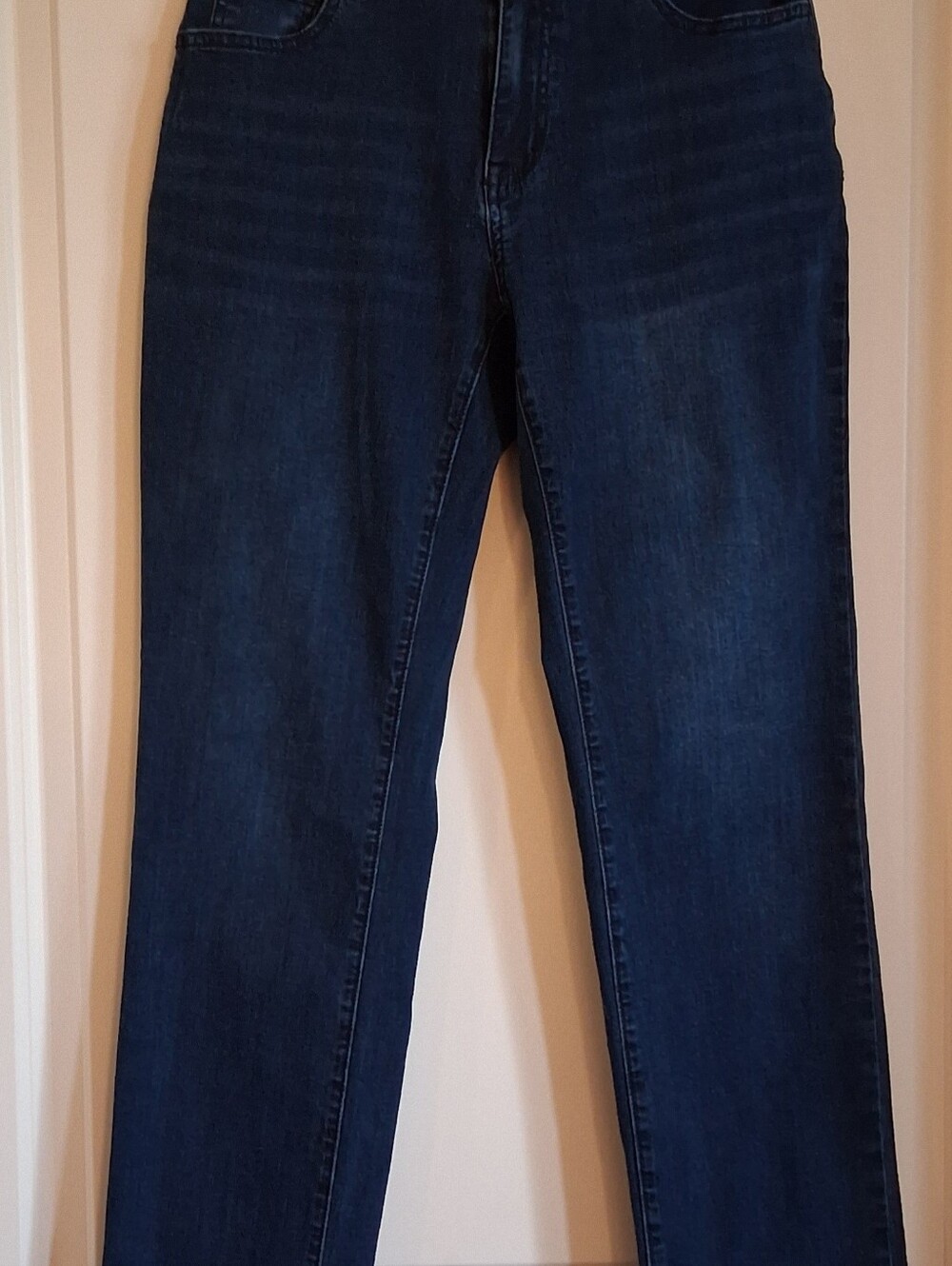 Women's Ethyl Clothing Dark Wash Strech Straight Leg Jeans Size 4 Inseam 28.5